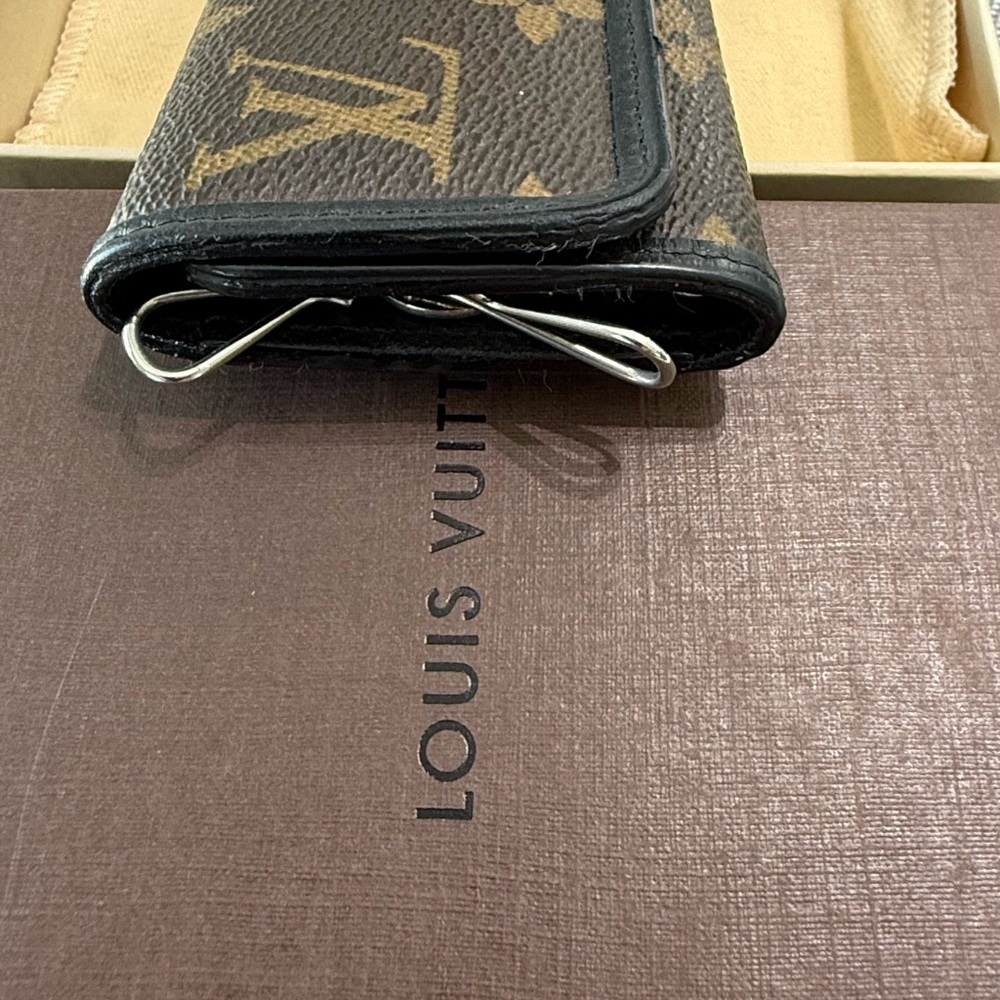 Louis Vuitton Monogram Macassar 6 Key Multicles Holder - Picture 6 of 6